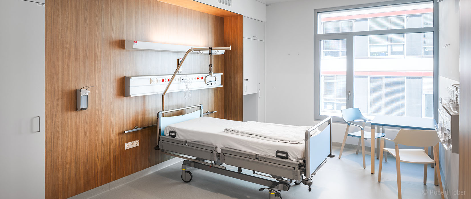 AKH Wien Stationsgebäude Süd, Patientenzimmer · Foto: Robert Tober