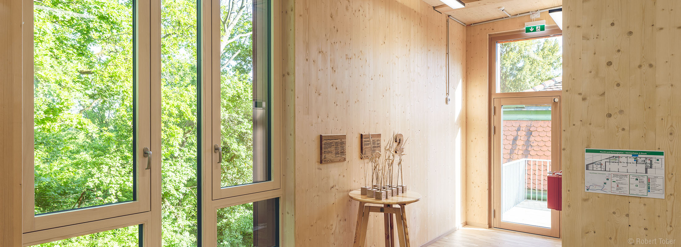 HAUP Gärtnerhaus mit Bestandsgebäude, Holzbau · Foto: Robert Tober